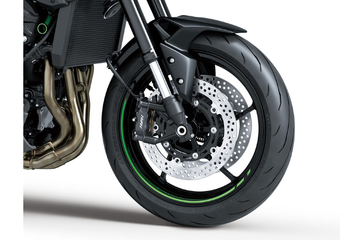 The Z900 now also gets radially-mounted Nissin brake calipers. 